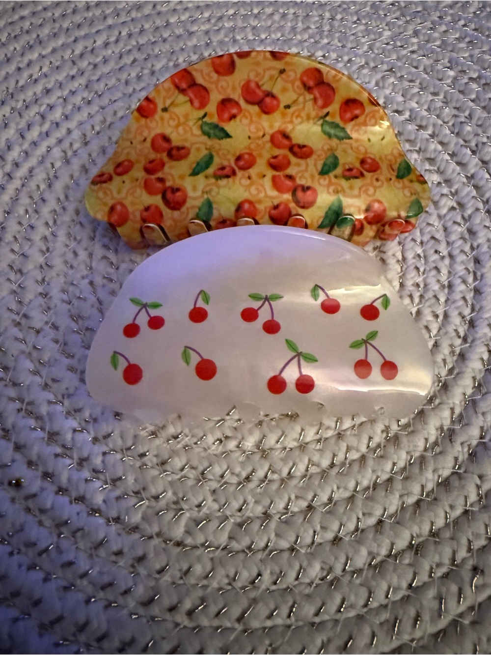 (BUNDLE OF 2) FREE PEOPLE CHERRY CLAW HAIR CLIPS